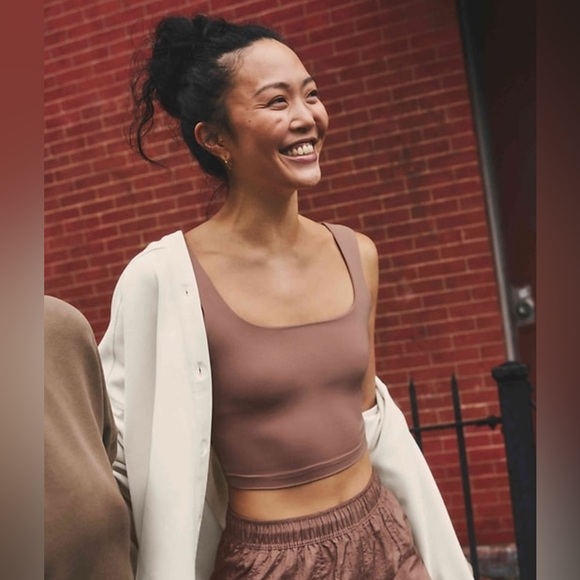 NWT Athleta Transcend Square Neck Crop Auborn Bra Size Medium (A-C Cups) - Picture 2 of 8